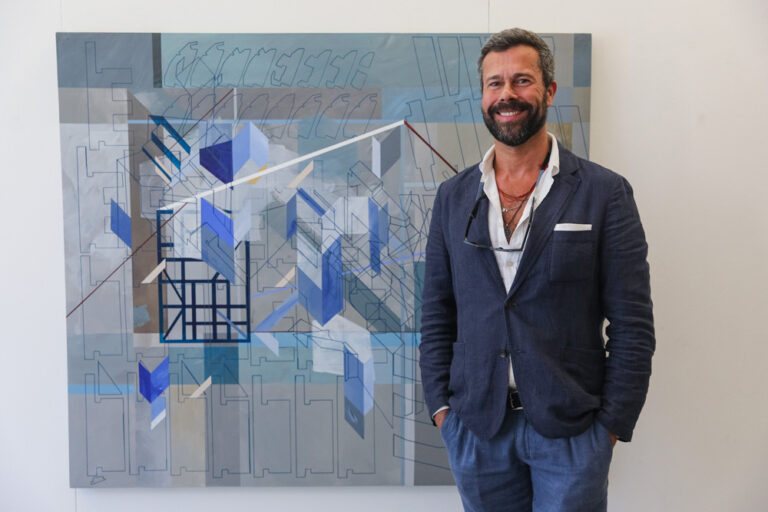 Pedro Besugo expõe 'Blue Grid' na Casa da Cultura