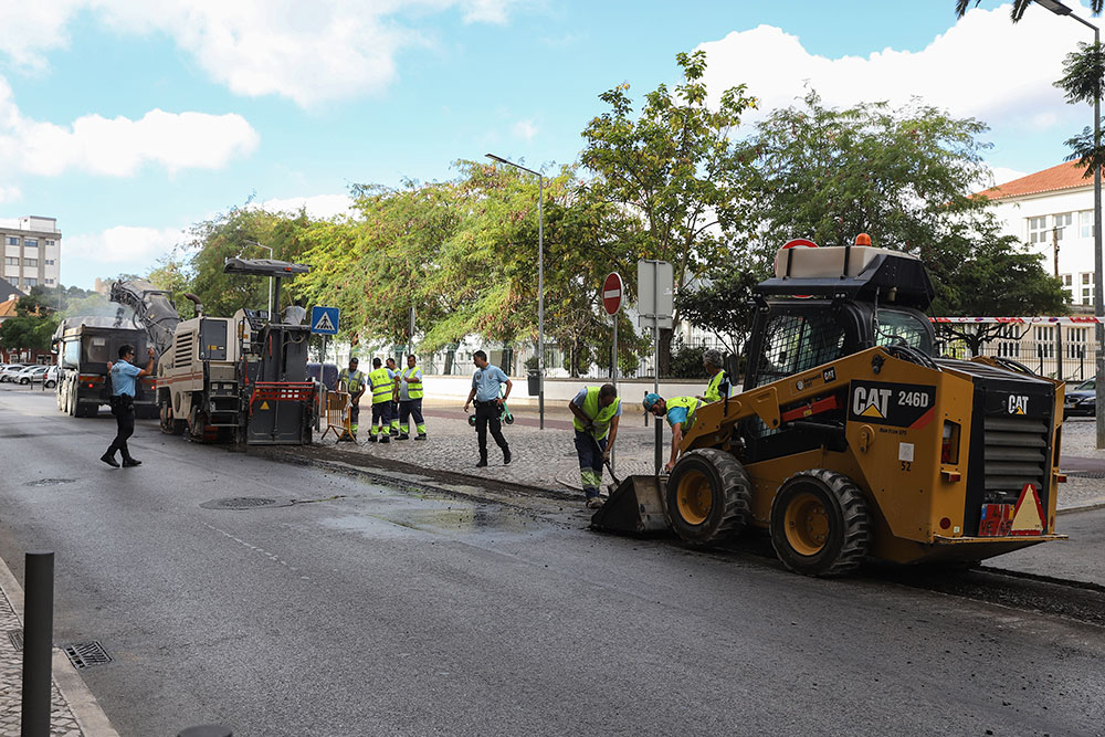 Repavimentação da Avenida Alexandre Herculano.