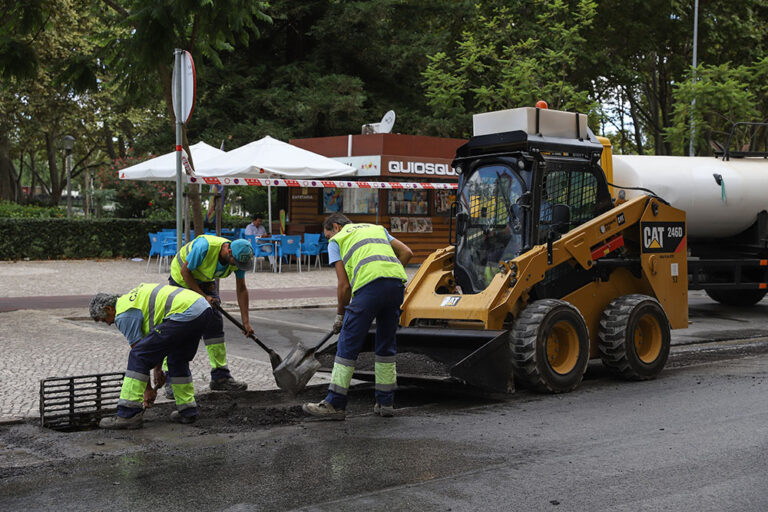 Repavimentação da Avenida Alexandre Herculano.