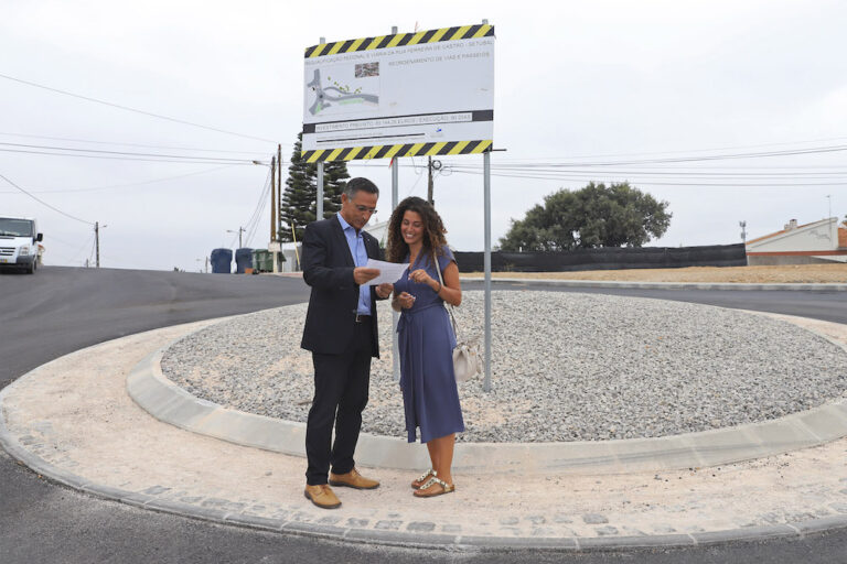 Rua Ferreira de Castro requalificada na Freguesia do Sado