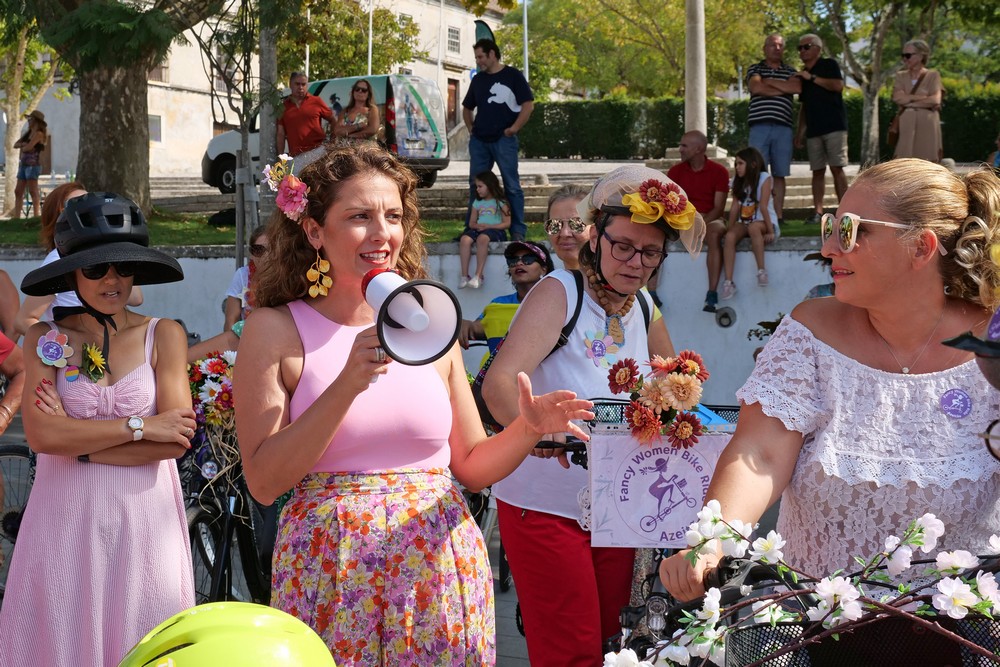 Sónia Paulo, presidente da Junta de Freguesia de Azeitão, no Azeitão Fancy Women Bike Ride, passeio de mulheres elegantes em bicicleta.