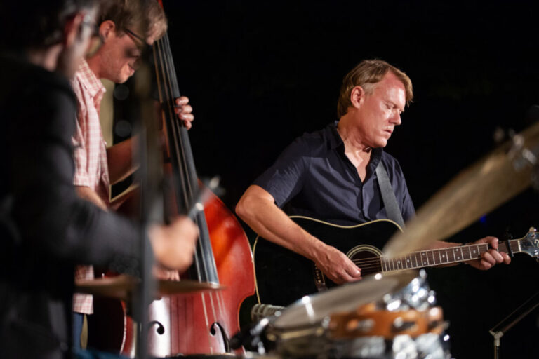 Chris Eckman atua em Setúbal com "Where the Spirit Rests”