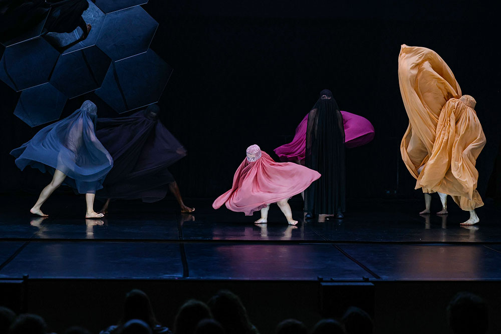 "Corpo Clandestino" dançou no Fórum Municipal Luísa Todi