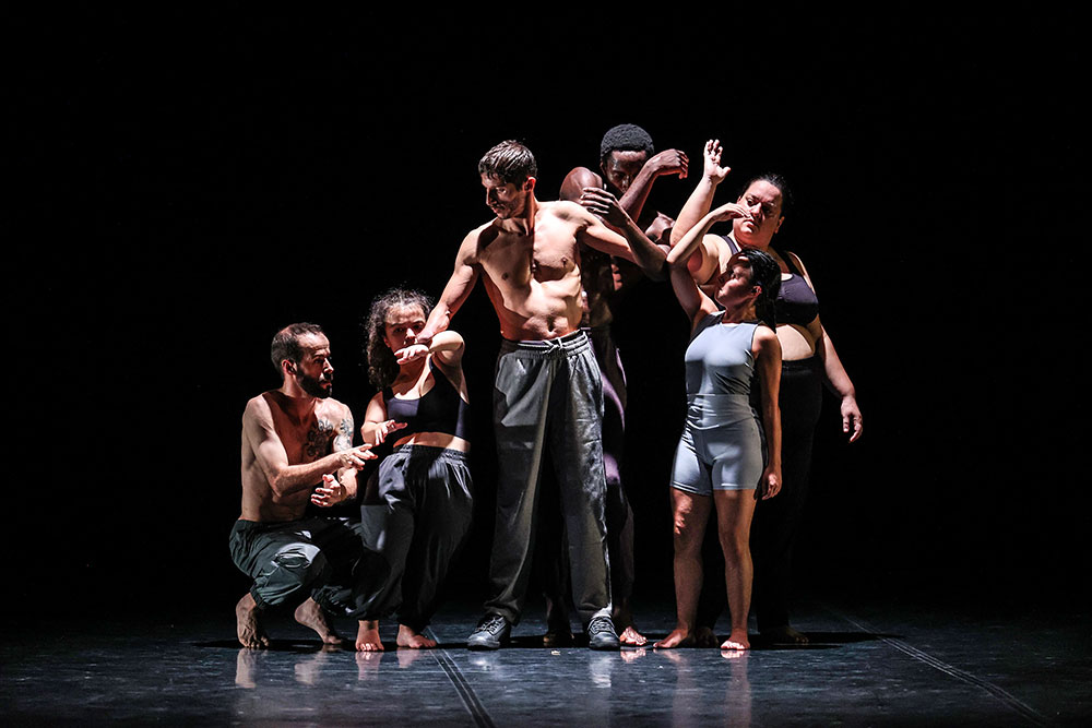 "Corpo Clandestino" dançou no Fórum Municipal Luísa Todi