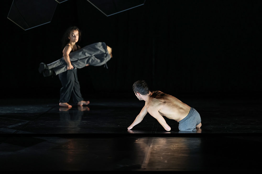 "Corpo Clandestino" dançou no Fórum Municipal Luísa Todi