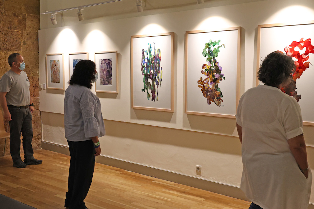 Dália Vale Rêgo e Manuela Ducla Soares expõem "Linha e Mancha" na Biblioteca Municipal