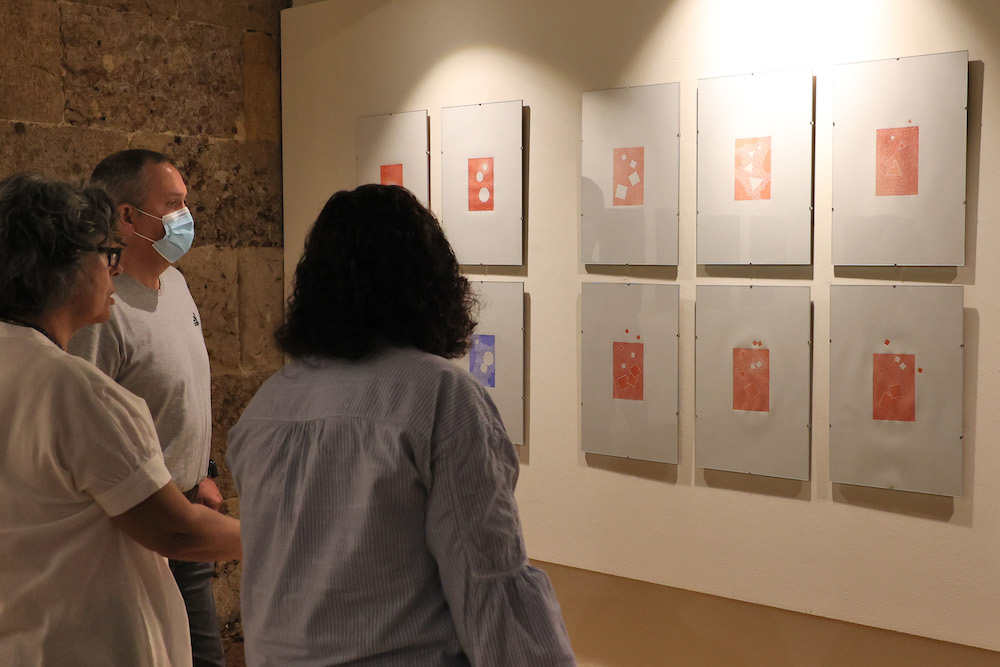 Dália Vale Rêgo e Manuela Ducla Soares expõem "Linha e Mancha" na Biblioteca Municipal