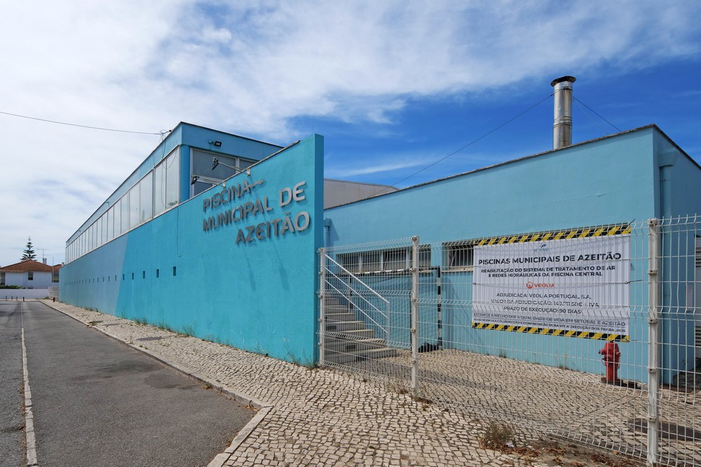 Obras de beneficiação da Piscina Municipal de Azeitão