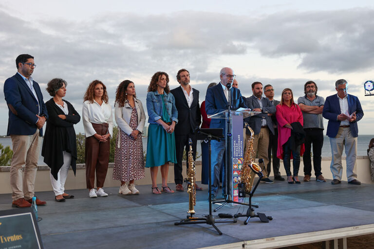 Presidente da Câmara, André Martins, discursa na receção à comunidade educativa.