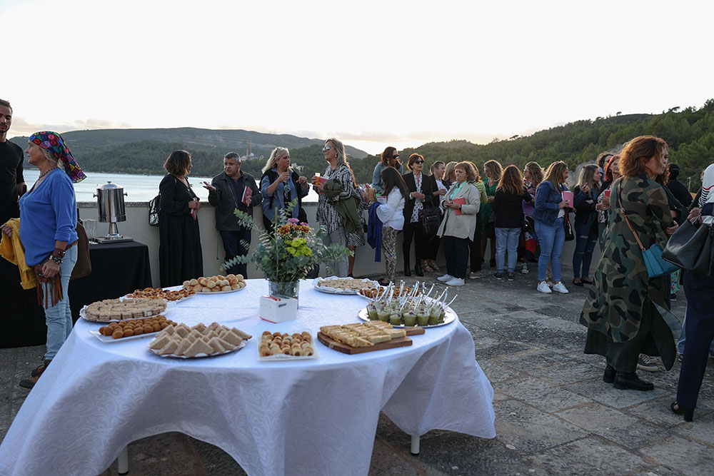 Receção à comunidade educativa, no Forte de Albarquel.