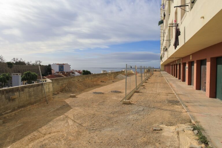 Remodelação da rede de drenagem de águas residuais domésticas - Rua Óscar Paxeco