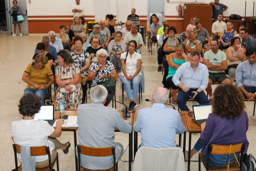 Sessão de esclarecimento e debate nas Pontes sobre a qualidade do serviço de transportes públicos nos concelho