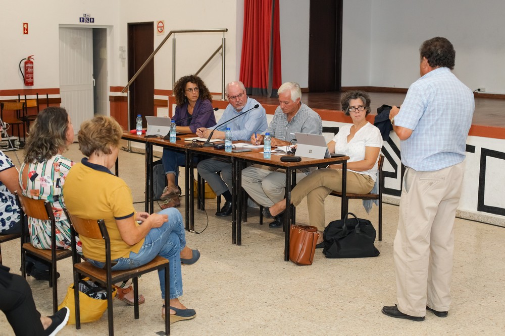 Sessão de esclarecimento e debate nas Pontes sobre a qualidade do serviço de transportes públicos nos concelho