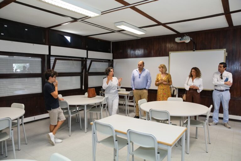 Visita à EB 2,3 de Azeitão pela vice-presidente da Câmara Municipal de Setúbal, Carla Guerreiro
