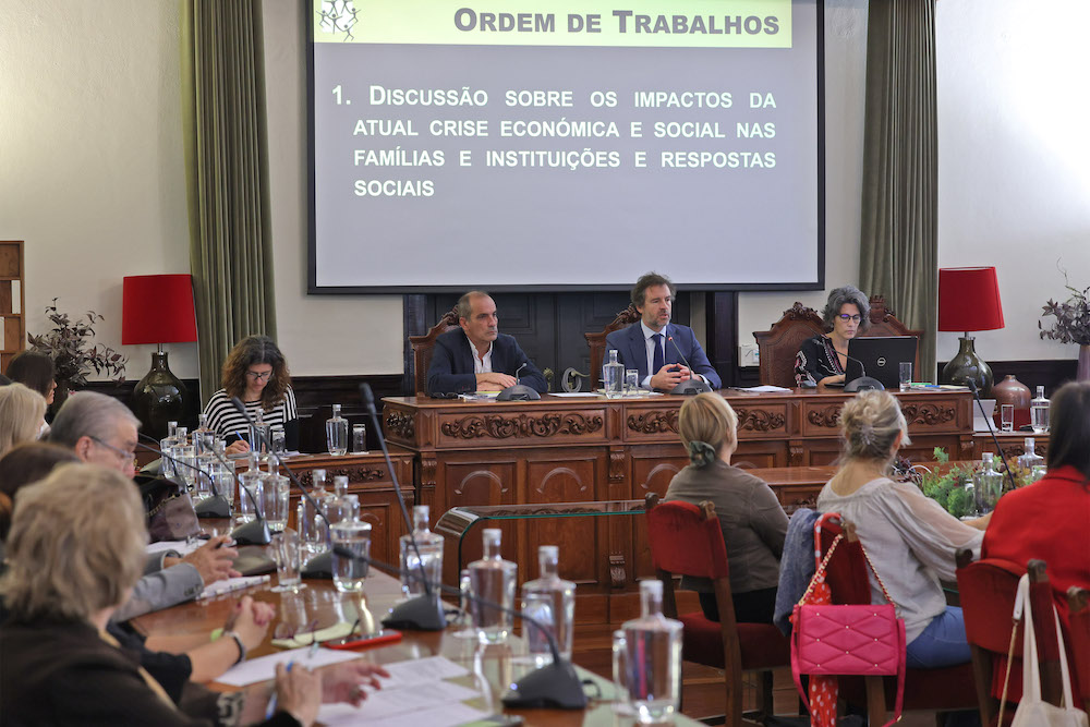 CLASS - Conselho Local de Ação Social de Setúbal -reunião extraordinária - análise da situação social e económica do concelho