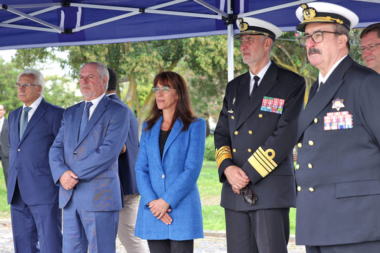 Dia da Polícia Marítima 2022 - presidente da Câmara, André Martins, com a ministra da Defesa Nacional, Helena Carreiras, o Chefe do Estado-Maior da Armada e Autoridade Marítima Nacional, almirante Henrique Gouveia e Melo, e o comandante-geral da Polícia Marítima, vice-almirante João Dores Aresta.