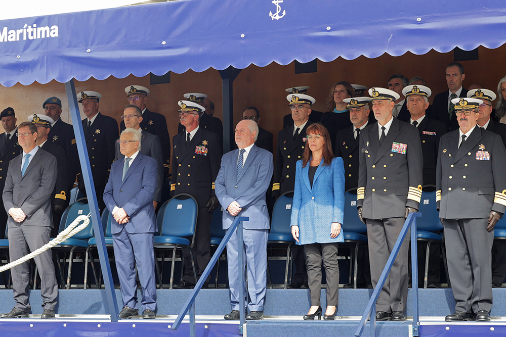 Dia da Polícia Marítima 2022 - presidente da Câmara, André Martins, ministra da Defesa Nacional, Helena Carreiras, Chefe do Estado-Maior da Armada e Autoridade Marítima Nacional, almirante Henrique Gouveia e Melo, e comandante-geral da Polícia Marítima, vice-almirante João Dores Aresta, na tribuna.