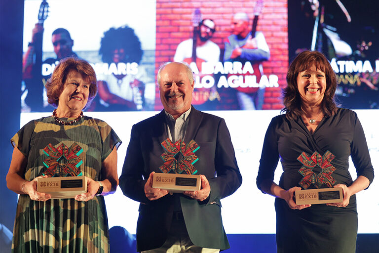 EXIB Música 2022 | Cerimónia de Entrega de Prémios - diretora da OEI, Ana Paula Laborinho; presidente da Câmara Municipal de Setúbal, André Martins; diretora do Teatro Savoy de Helsínquia, Päivi Loponen