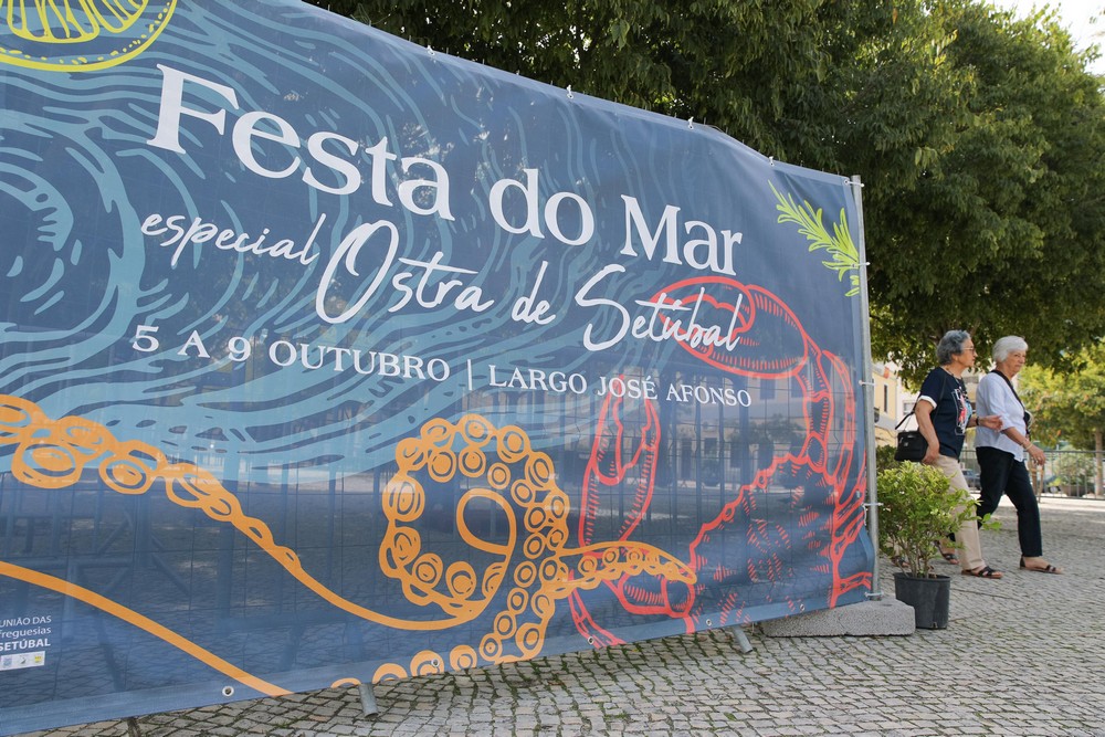 Primeira edição da Festa do Mar, no Largo José Afonso.