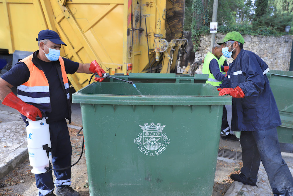 Higiene Urbana | Lavagem de contentores de superfície - Azeitão