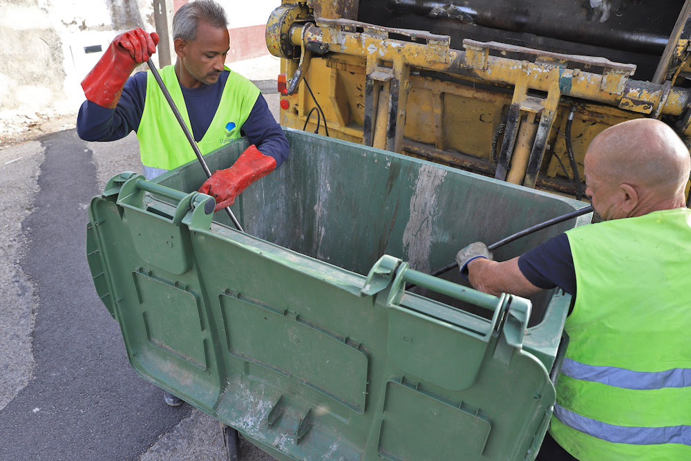 Higiene Urbana | Lavagem de contentores de superfície - Azeitão