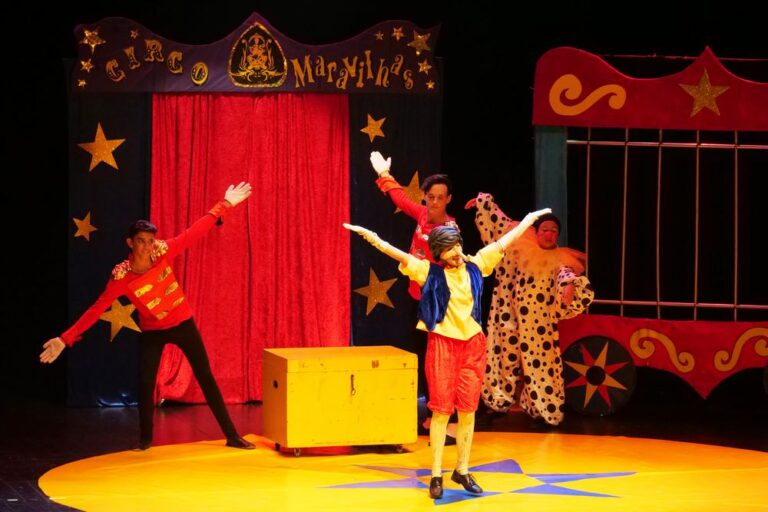 Pinóquio - peça de teatro musicado - GATEM Espelho Mágico