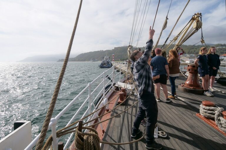Visitas a navios na Semana do Mar começaram com o veleiro norueguês Sørlandet.