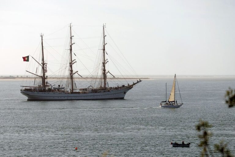 Semana do Mar - partida dos navios