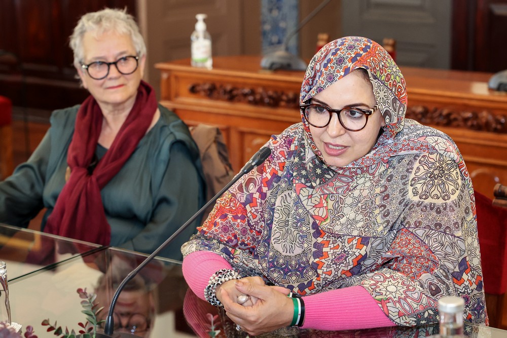 Receção a Sultana Khaya, ativista do Saara Ocidental, nos Paços do Concelho pela vice-presidente Carla Guerreiro