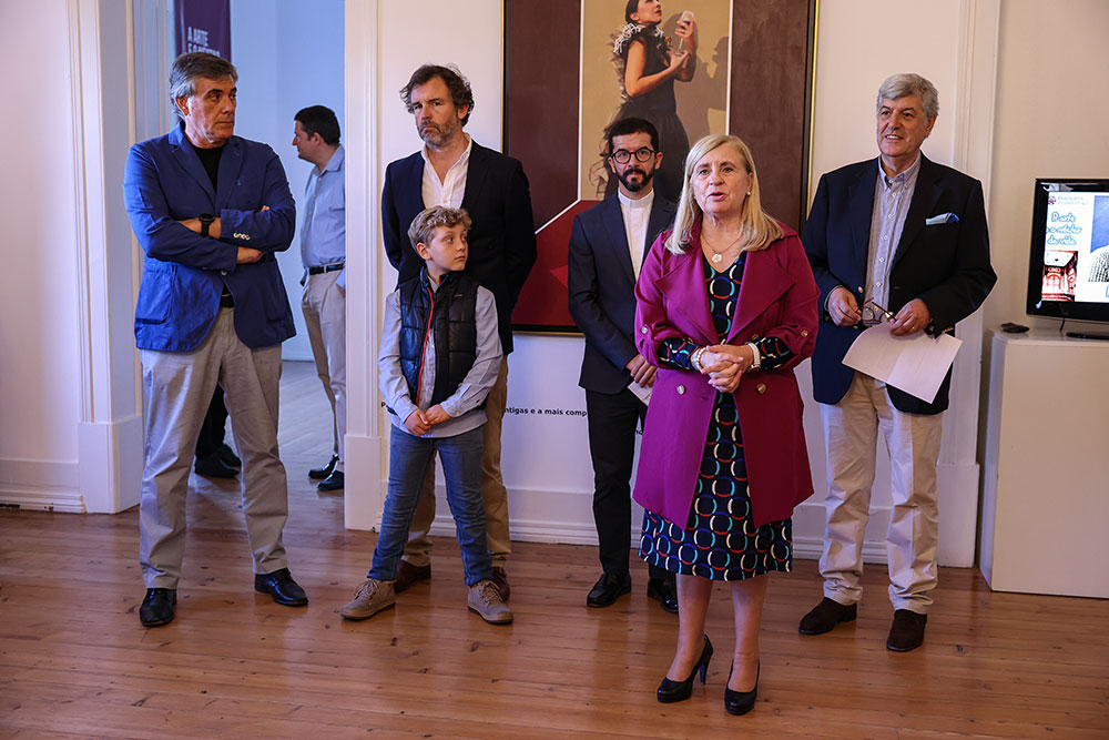 Inauguração da exposição A Arte e o Néctar da Vida, que reúne trabalhos de oito pintores e textos de oito pensadores na Galeria Municipal do Banco de Portugal, com a presença do vereador da Cultura, Pedro Pina.