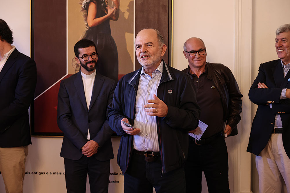 Inauguração da exposição A Arte e o Néctar da Vida, que reúne trabalhos de oito pintores e textos de oito pensadores na Galeria Municipal do Banco de Portugal.