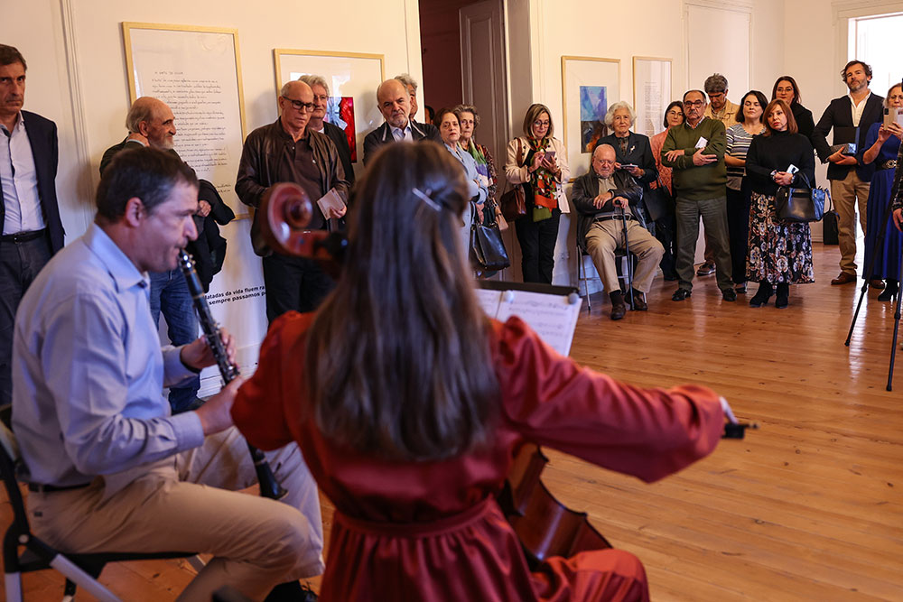 Inauguração da exposição A Arte e o Néctar da Vida, que reúne trabalhos de oito pintores e textos de oito pensadores na Galeria Municipal do Banco de Portugal.