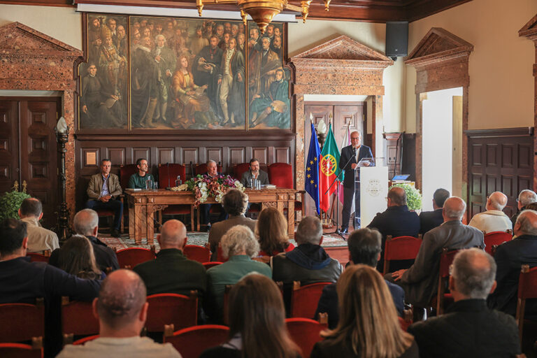 Biografia de Carlos Cardoso apresentada no Salão Nobre dos Paços do Concelho