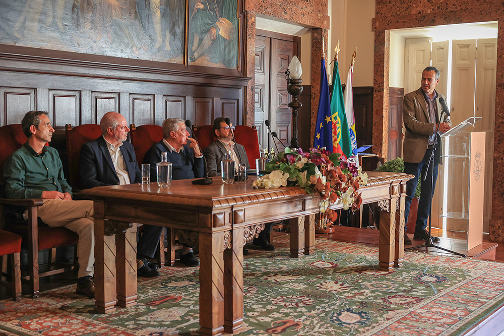 Biografia de Carlos Cardoso apresentada no Salão Nobre dos Paços do Concelho