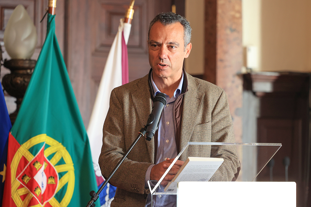 Biografia de Carlos Cardoso apresentada no Salão Nobre dos Paços do Concelho