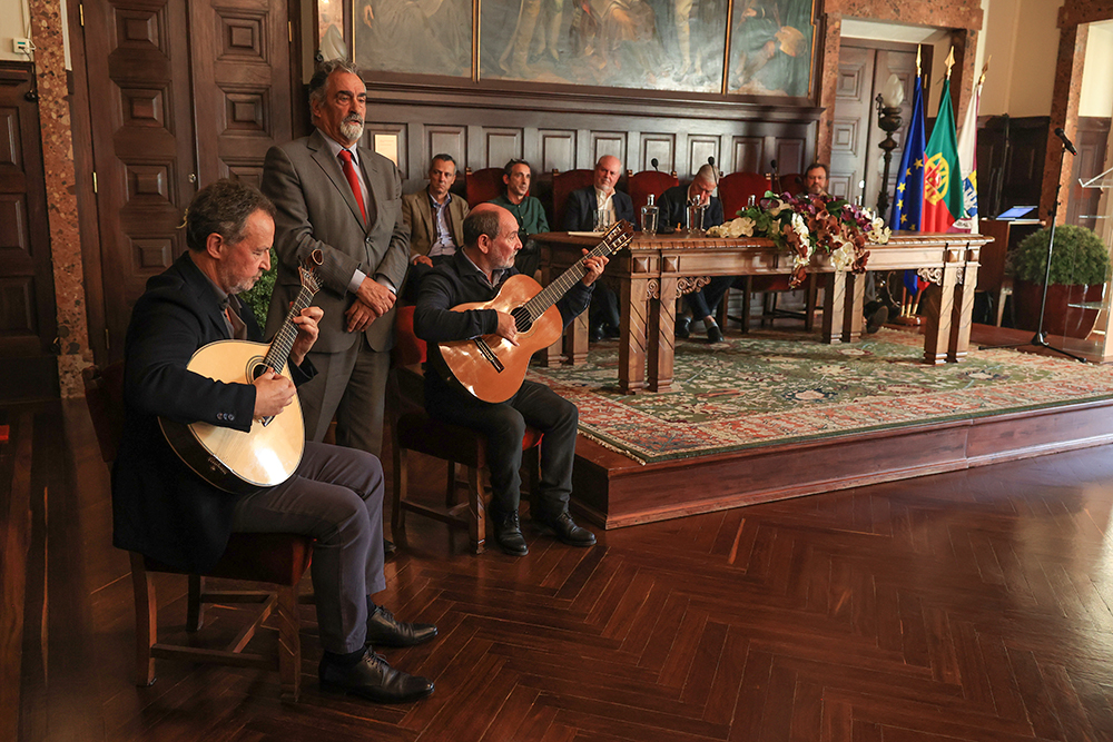Biografia de Carlos Cardoso apresentada no Salão Nobre dos Paços do Concelho