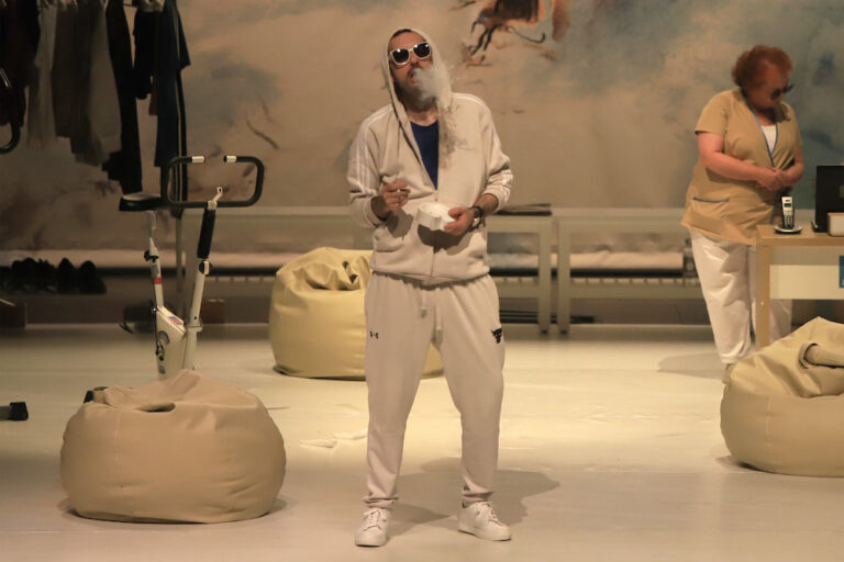 "Caim ou a Divina Cegueira", do Teatro Estúdio Fontenova