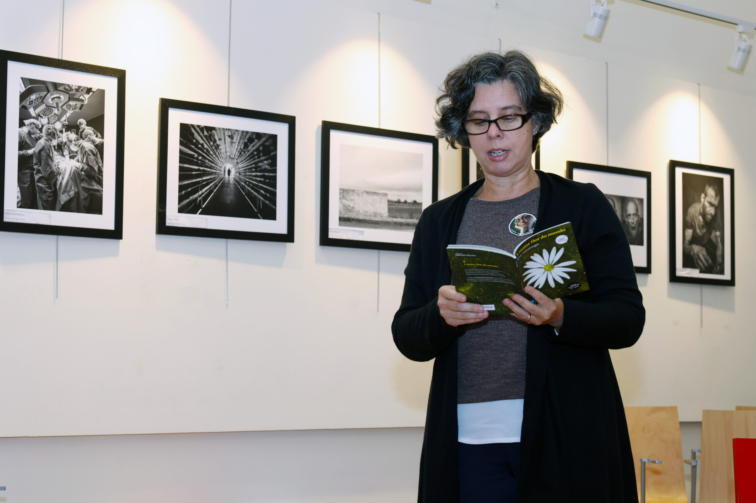 Vice-presidente da câmara, Carla Guerreiro, na Maratona Saramaguiana, evento realizado na Biblioteca Pública Municipal, inserido nas comemorações do centenário de José Saramago em Setúbal.