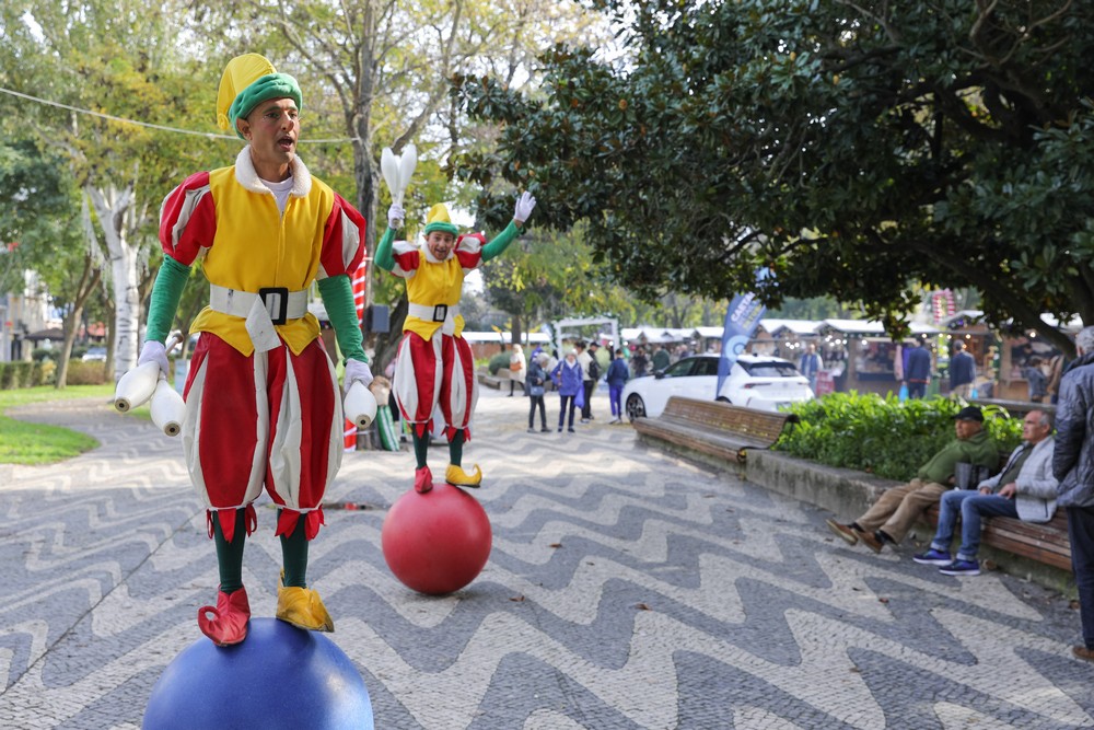 Animação circense pela XPTO – Companhia de Artes Performativas no Natal em Setúbal 2022