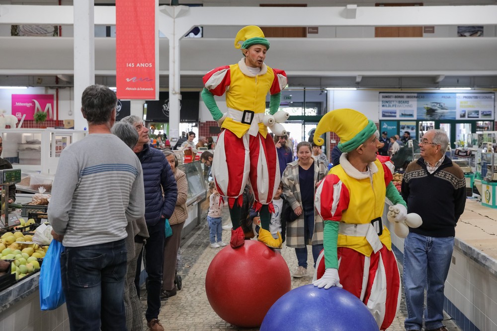 Animação circense pela XPTO – Companhia de Artes Performativas no Natal em Setúbal 2022