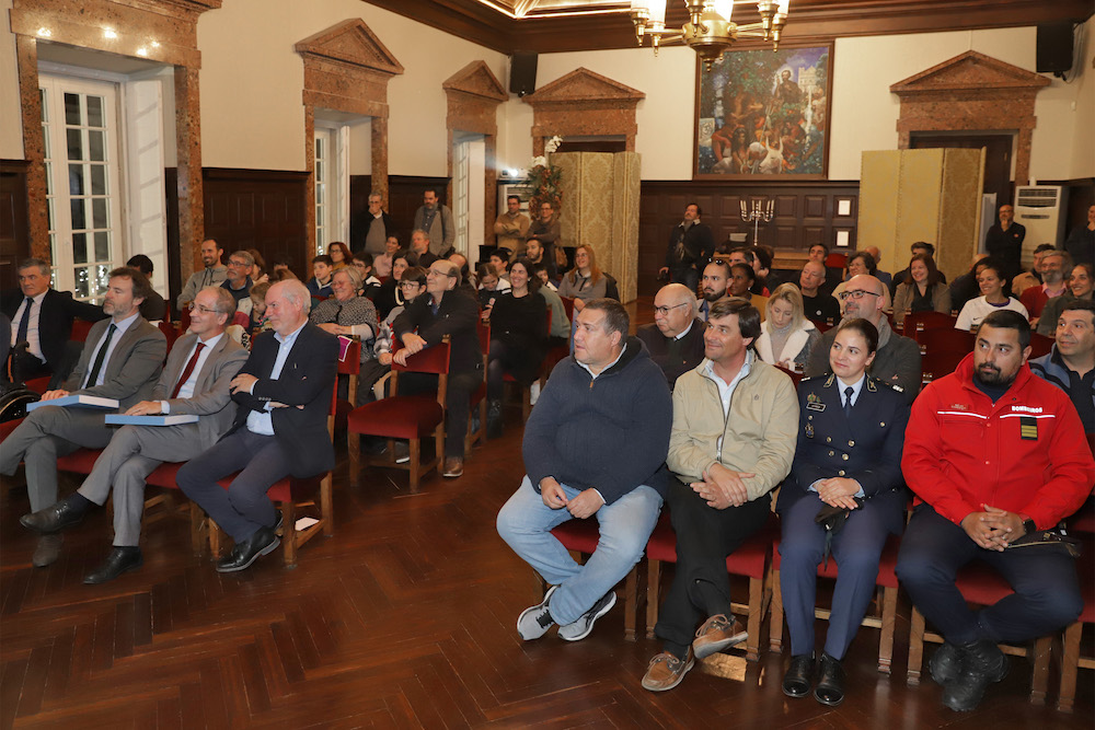 Homenagem da Câmara Municipal à Federação de Andebol de Portugal, ao selecionador Danilo Ferreira e ao jogador Euclides Soares pela conquista dos títulos mundial e europeu de andebol em cadeira de rodas.