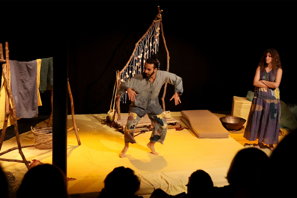 Teatro Animação de Setúbal estreou “Mar Me Quer”, peça baseada no texto homónimo de Mia Couto.