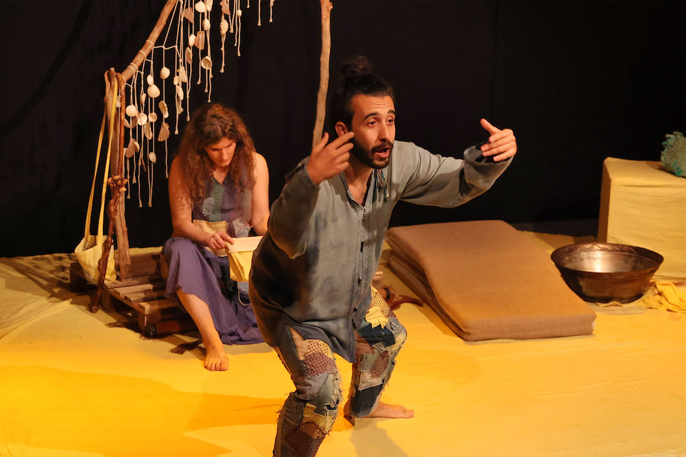 Teatro Animação de Setúbal estreou “Mar Me Quer”, peça baseada no texto homónimo de Mia Couto.