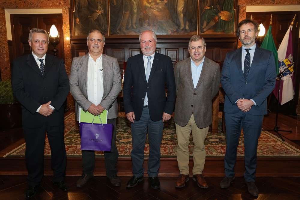 Presidente da Câmara, André Martins, na cerimónia de assinatura do protocolo para a cedência dos campos desportivos do Parque Verde da Bela Vista ao Clube de Ténis de Setúbal.