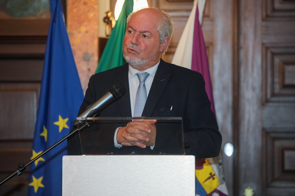 Presidente da Câmara, André Martins, na cerimónia de assinatura do protocolo para a cedência dos campos desportivos do Parque Verde da Bela Vista ao Clube de Ténis de Setúbal.