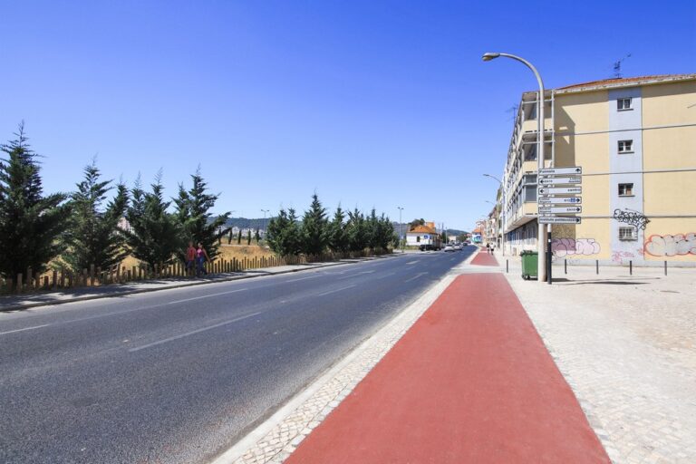 Avenida dos Ciprestes.