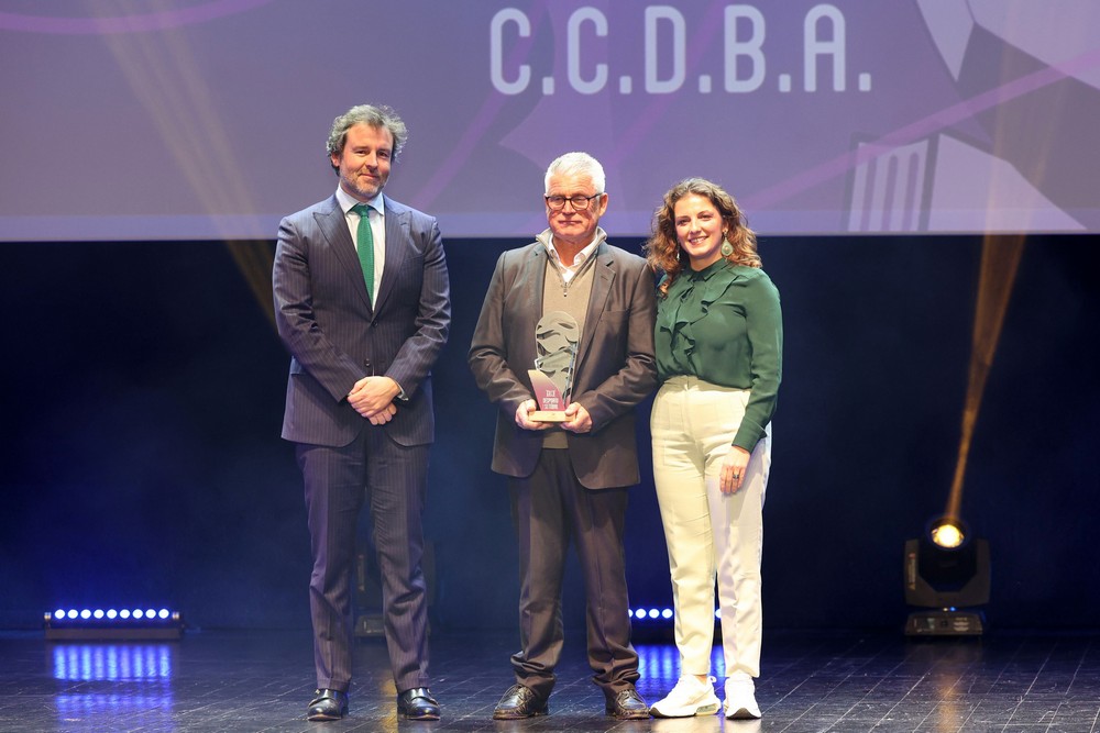 Centro Cultural e Desportivo de Brejos de Azeitão recebeu o Prémio Clube do Ano na sétima Gala do Desporto de Setúbal, entregue pelo vereador Pedro Pina e pela presidente da Junta de Freguesia de Azeitão, Sónia Paulo.