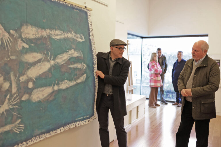 "Olha para mim", exposição de trabalhos inéditos de pintura do artista plástico setubalense António Galrinho, na Casa da Cultura