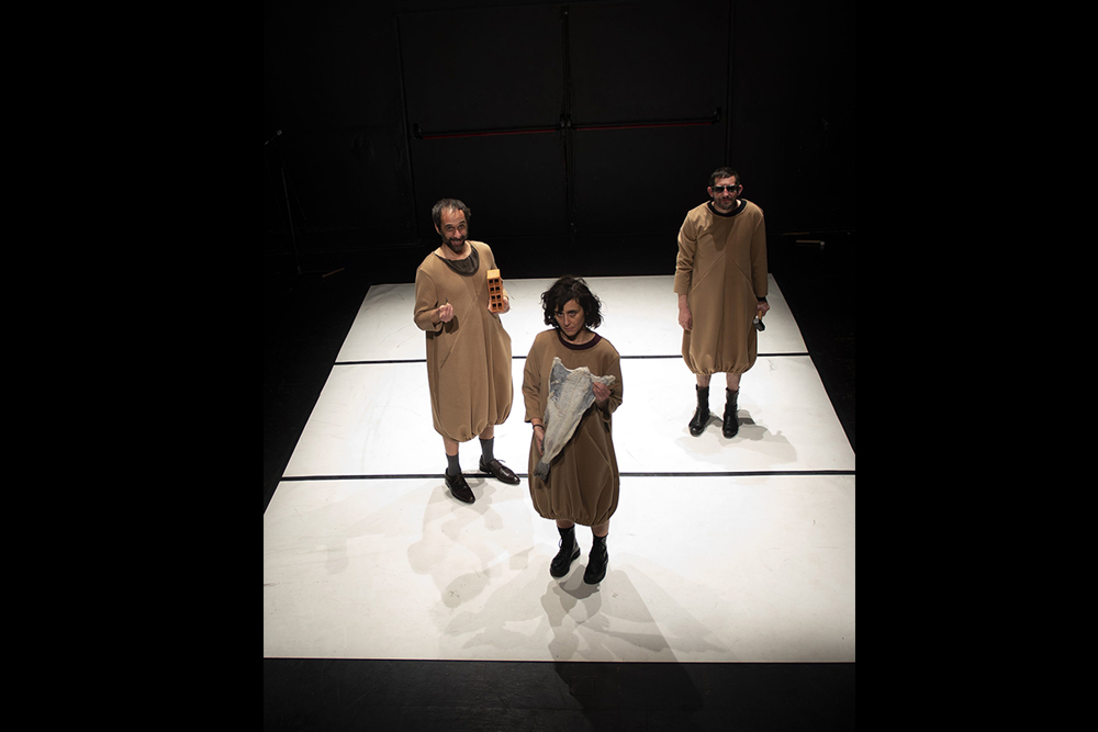 Comemorações do Dia Mundial do Teatro 2023 | Antígona 3 por 3,5