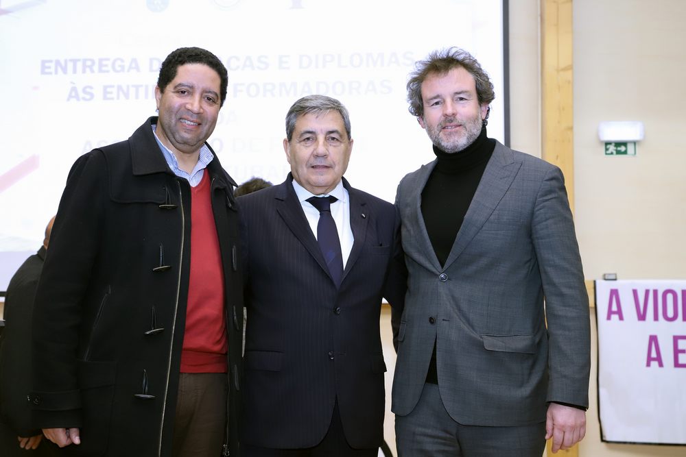 O Auditório Bocage foi palco da entrega das placas e diplomas aos clubes certificados como entidades formadoras